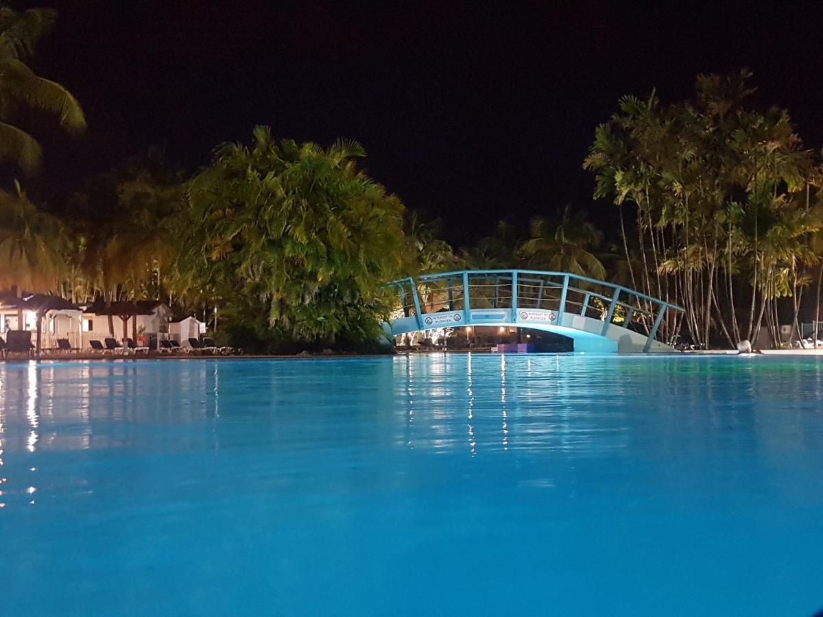 Caraibes Apparts-Resorts Sainte-Anne  Exteriör bild