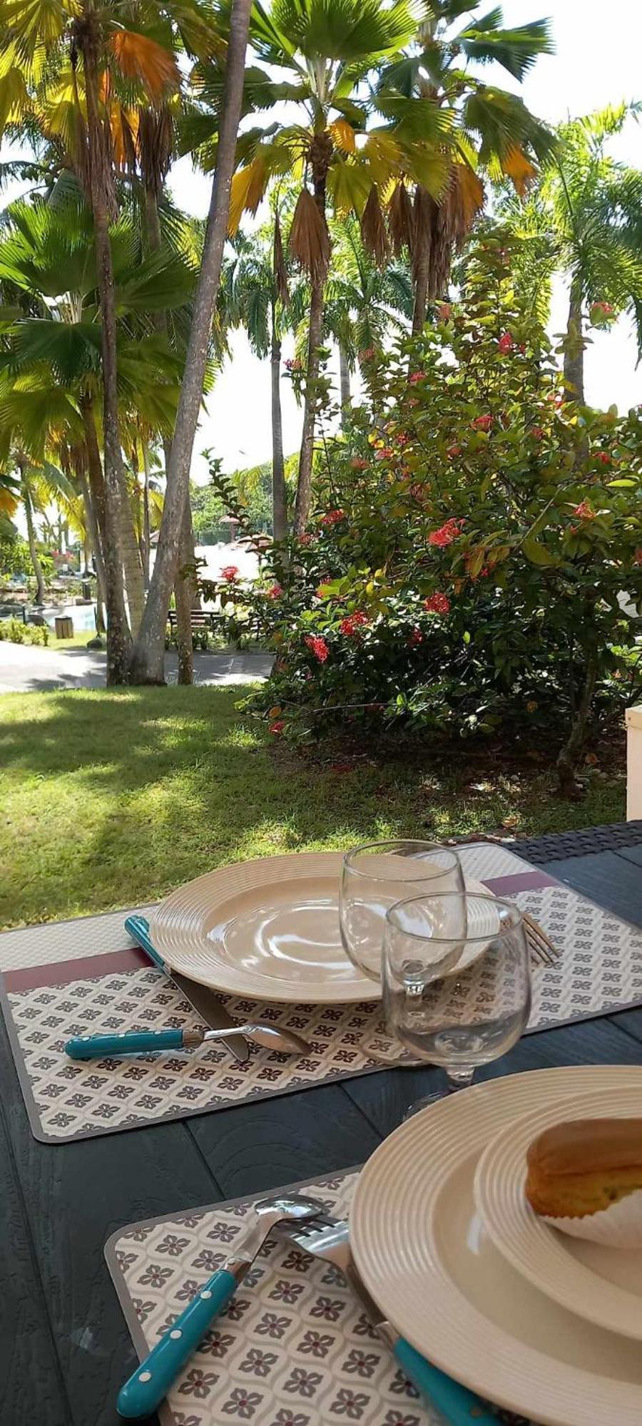 Caraibes Apparts-Resorts Sainte-Anne  Exteriör bild