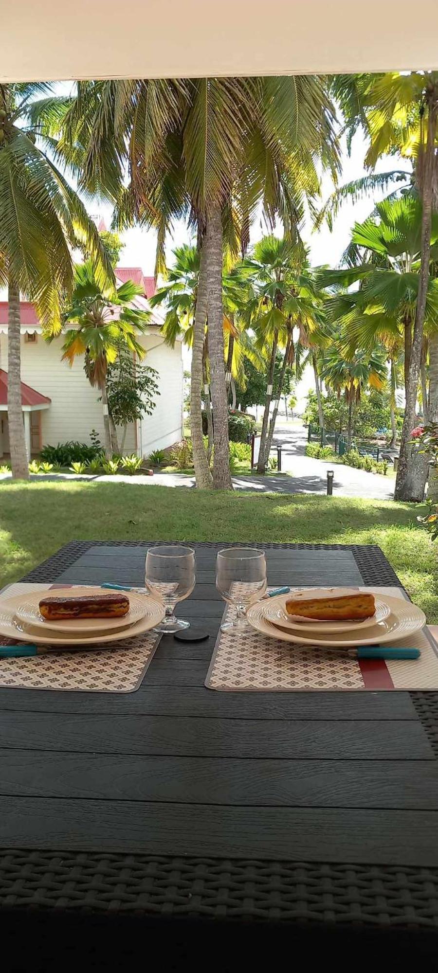 Caraibes Apparts-Resorts Sainte-Anne  Exteriör bild